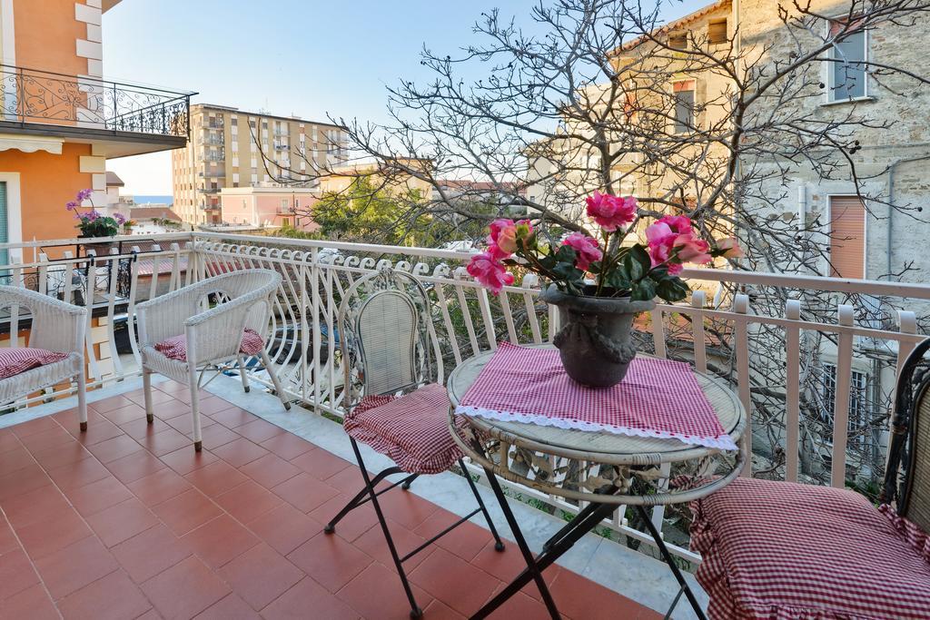 אגרופולי La Bouganville Holiday House מראה חיצוני תמונה